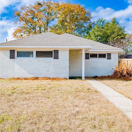 House In Mobile Newly Renovated! Quiet & Centrally Located! Buitenkant foto
