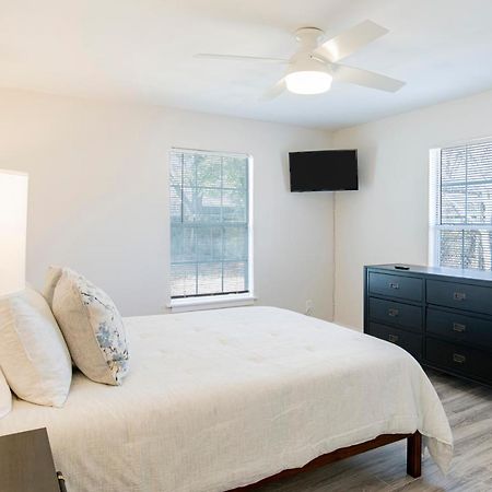 House In Mobile Newly Renovated! Quiet & Centrally Located! Buitenkant foto